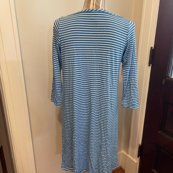 Yala brand bamboo material dress, simple, flattering, anywhere dress. - Picture 3 of 5